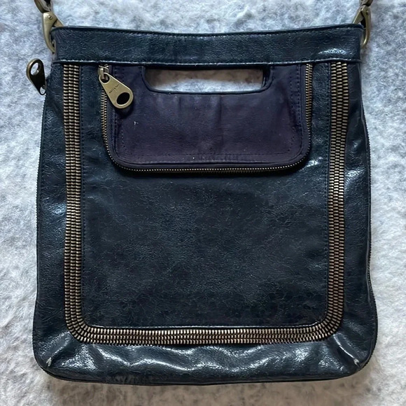 Vintage Matt & Nat Crossbody Purse - Picture 2 of 16